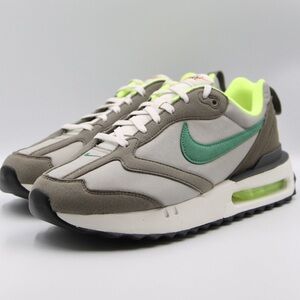 Nike Air Max Dawn olive grey malachite size 7.5 men’s (women’s 9)